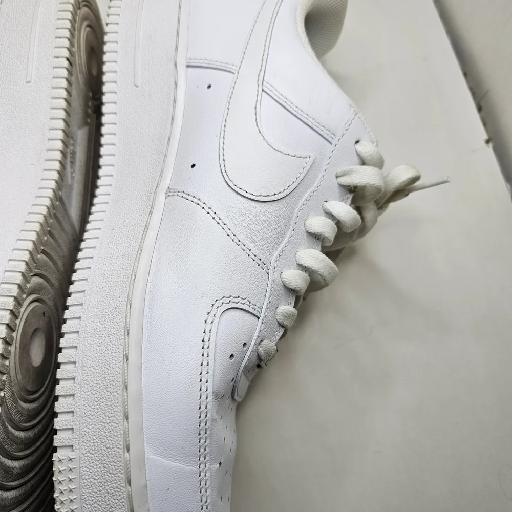 Nike White Athletic Shoes - Picture 6 of 16